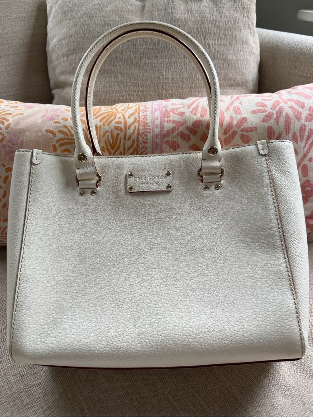 Kate Spade Wellesley Quinn Off-White Pebbled Leather Bag.